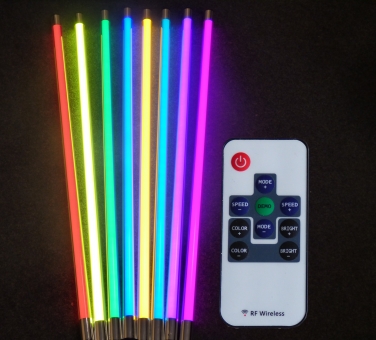 LED RGB Leuchtstab 123cm kleine Funk Fernbedienung Netzteil weiße Endkappen