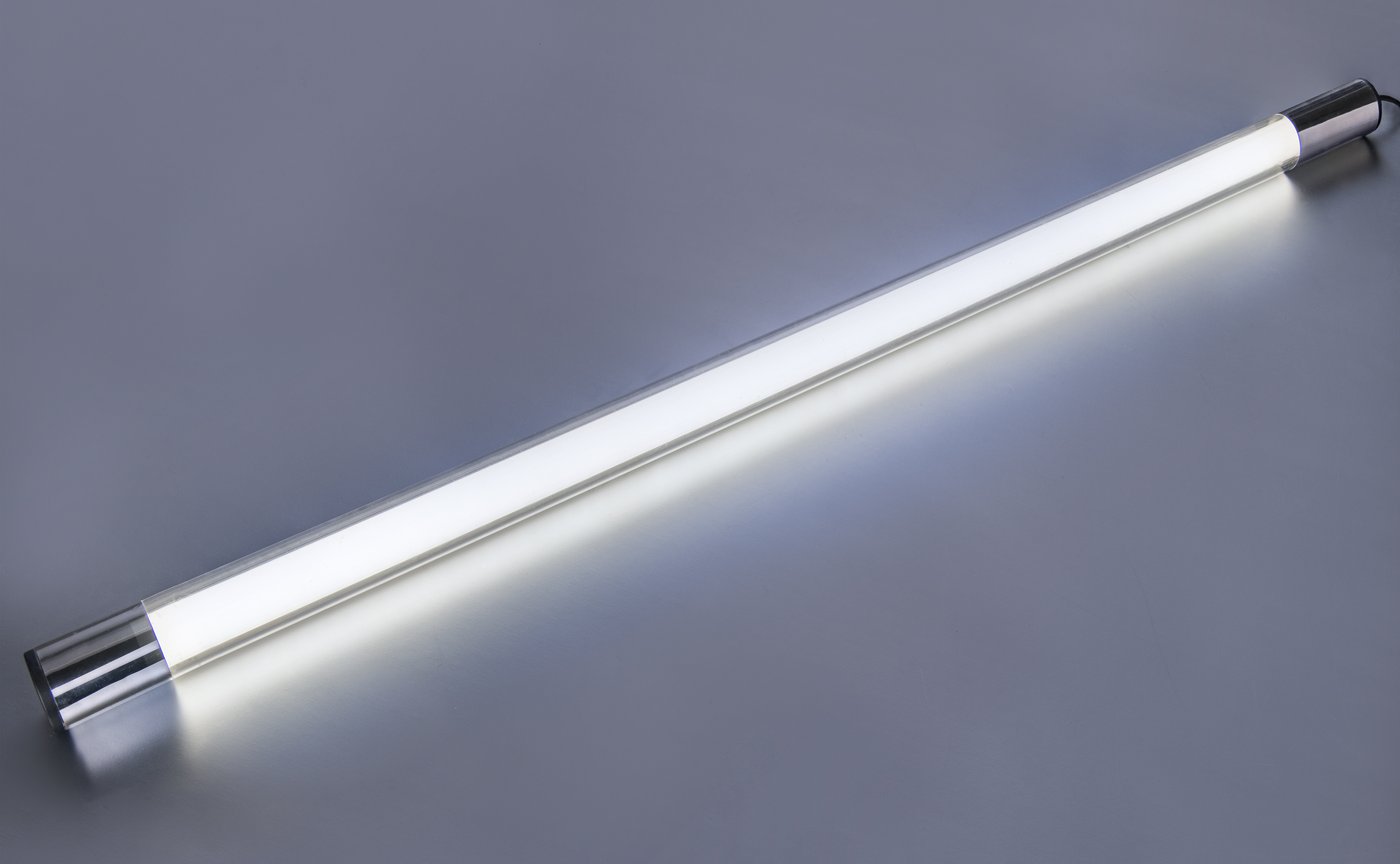 LED Leuchtstab 10 Watt 900 Lumen 63 cm IP44 Außenbereich kaltweiß bruchsicher