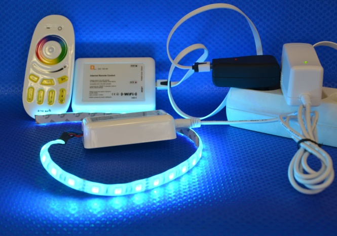 https://www.lichted.de/out/pictures/master/product/1/led-wifi-steuer-set-fuer-led-stripes-006682.jpg